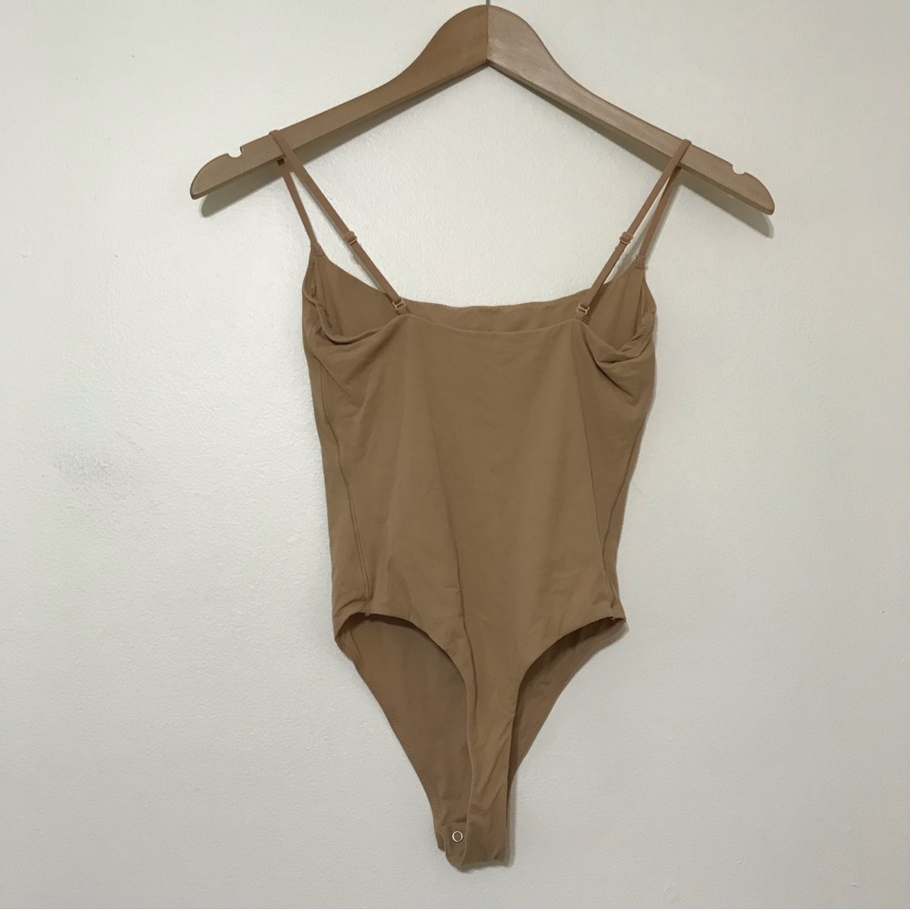 Skims Bodysuit - Picture 3 of 5